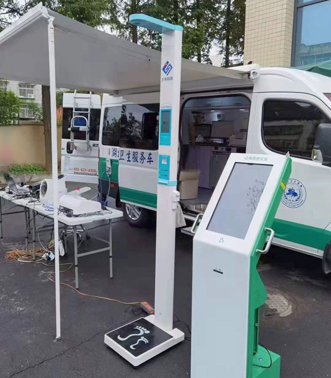 移動(dòng)醫(yī)療衛(wèi)生服務(wù)車使用現(xiàn)場(chǎng).jpg 移動(dòng)醫(yī)療衛(wèi)生服務(wù)車使用現(xiàn)場(chǎng).jpg