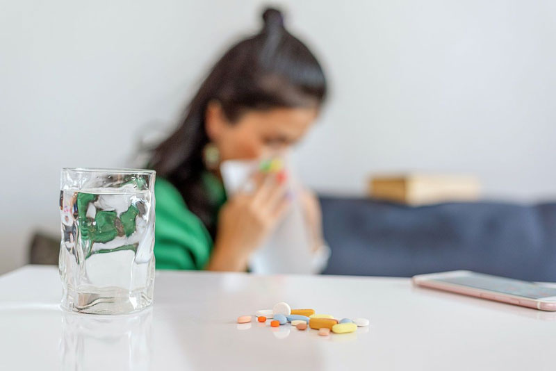 生病感冒時應(yīng)該多喝水嗎? 生病感冒時應(yīng)該多喝水嗎?